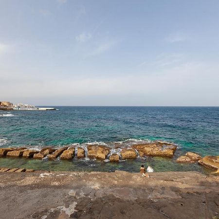 Spacious Seafront Apt With Living, Sofa, Wifi & Ac By 360 Estates Sliema Kültér fotó