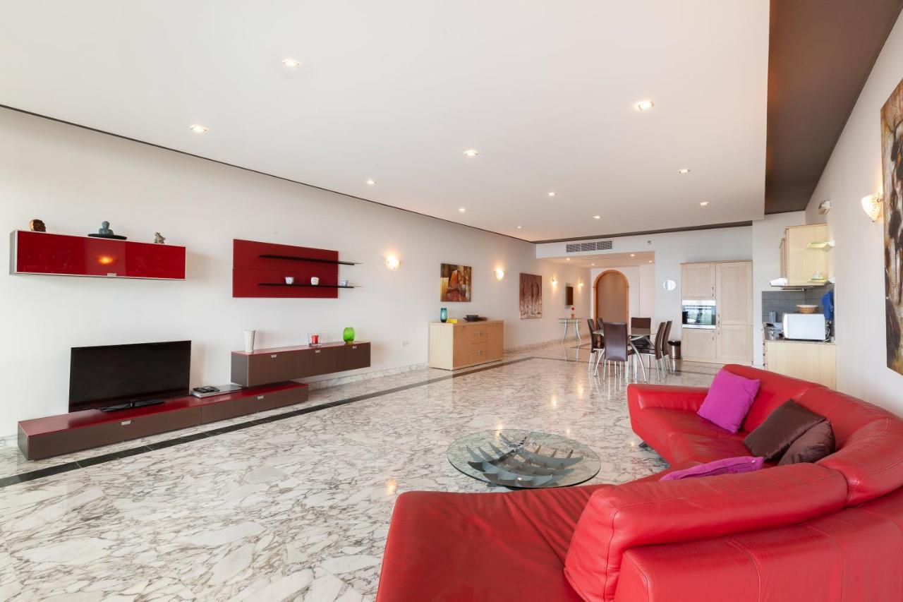 Spacious Seafront Apt With Living, Sofa, Wifi & Ac By 360 Estates Sliema Kültér fotó