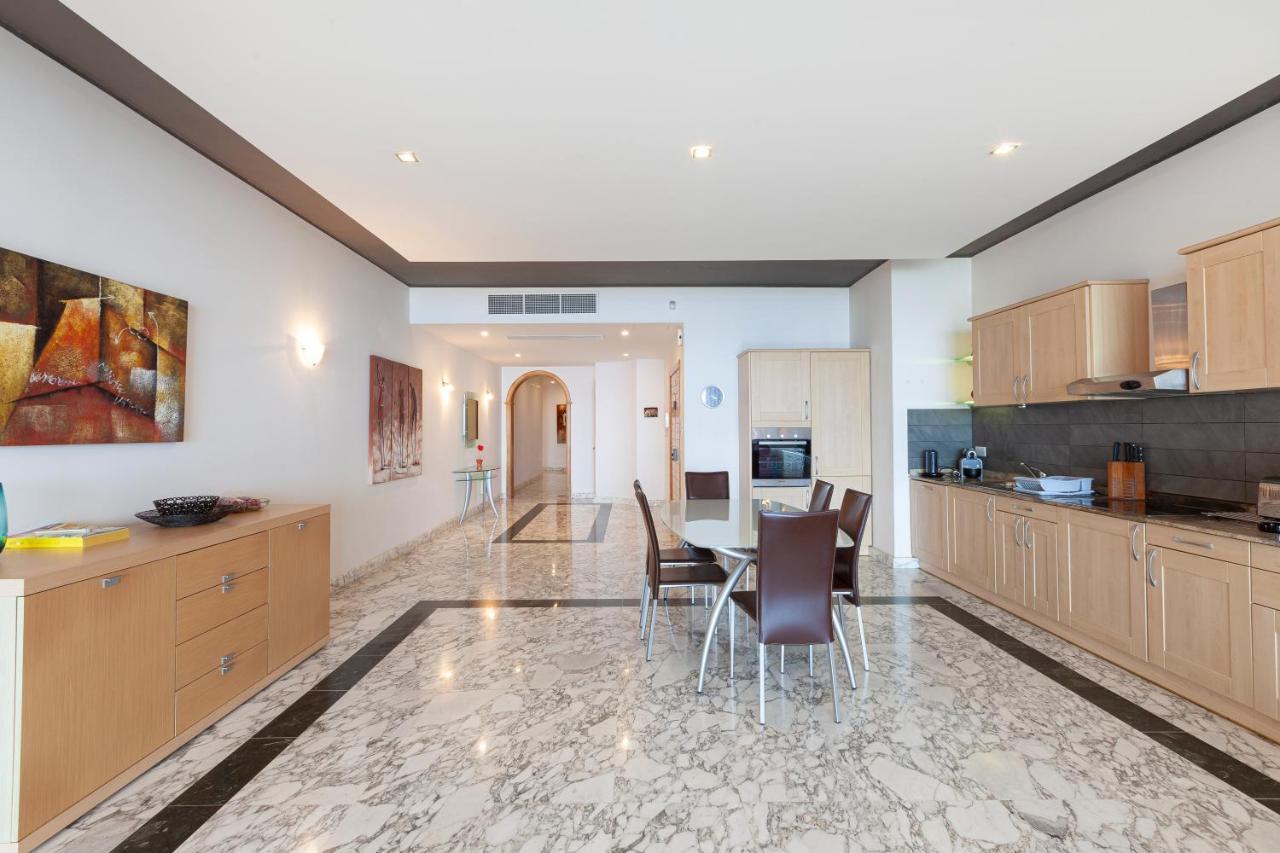 Spacious Seafront Apt With Living, Sofa, Wifi & Ac By 360 Estates Sliema Kültér fotó