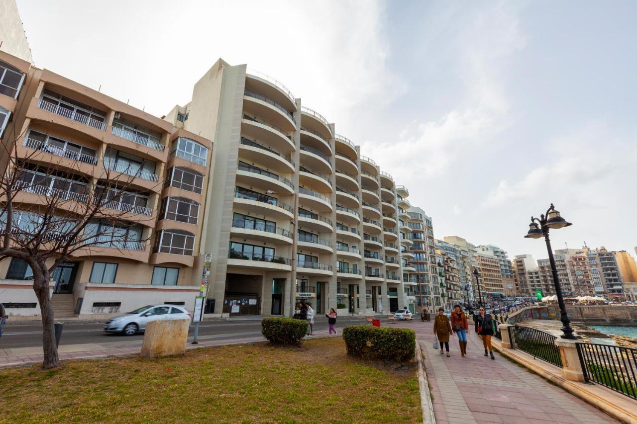 Spacious Seafront Apt With Living, Sofa, Wifi & Ac By 360 Estates Sliema Kültér fotó