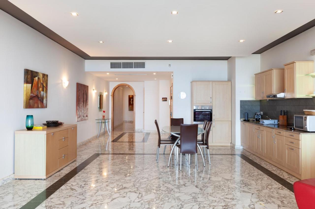 Spacious Seafront Apt With Living, Sofa, Wifi & Ac By 360 Estates Sliema Kültér fotó