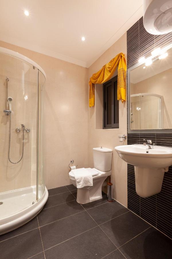 Spacious Seafront Apt With Living, Sofa, Wifi & Ac By 360 Estates Sliema Kültér fotó